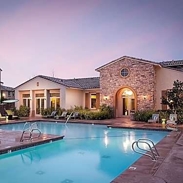 Venu At Galleria 301 Gibson Dr Roseville Ca Apartments For Rent Rent Com