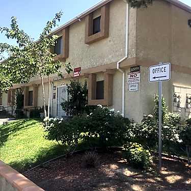 Summer Breeze 14959 Seneca Rd Victorville Ca Apartments For Rent Rent Com