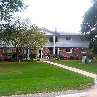 Sunnyslope Estates 624 Sunnyslope Dr Hartland Wi Apartments For Rent Rent Com
