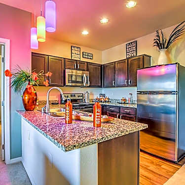The Edge At Traverse Point 1131 Wigwam Parkway Henderson Nv Apartments For Rent Rent Com