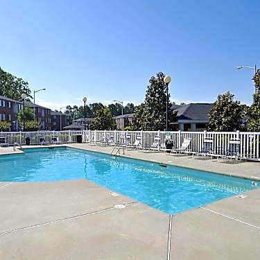 Hidden Creek Village 6719 Cliffdale Road Fayetteville Nc Apartments For Rent Rent Com