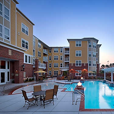 Aura At Towne Place 745 Eden Way North Chesapeake Va Apartments For Rent Rent Com