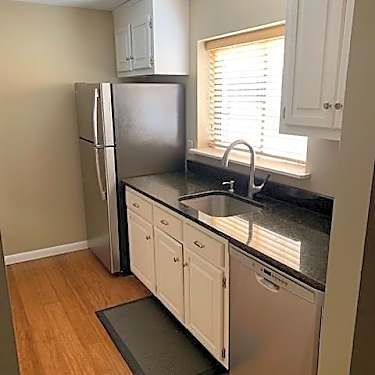 42 N Main St 66 42 N Main St West Hartford Ct Condo For Rent