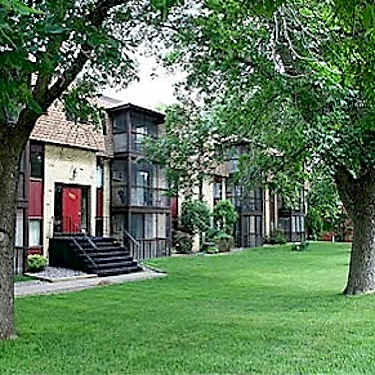 Barcelona Apartments 3501 Louisiana Ave N Minneapolis Mn Apartments For Rent Rent Com