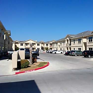 Avery Village 6820 Springfield Ave Laredo Tx Apartments For Rent Rent Com