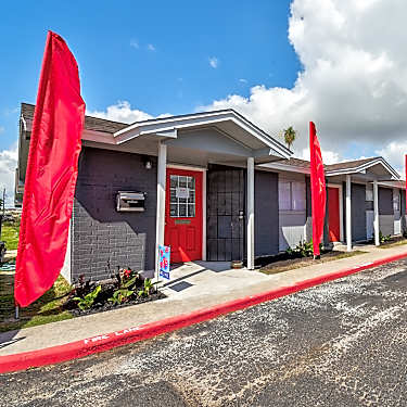 Serenata Apartments 1010 Behmann St Corpus Christi Tx Apartments For Rent Rent Com