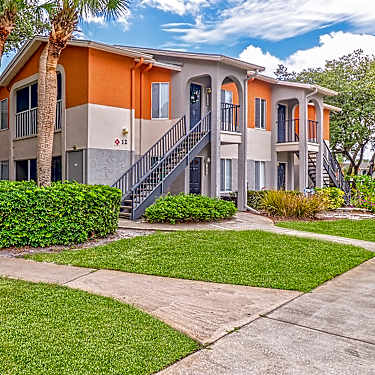Malabar Lakes 1018 Malabar Lakes Drive Ne Palm Bay Fl Apartments For Rent Rent Com