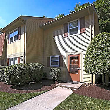 Young S Mill Apartments 552 Live Oak Lane Newport News Va