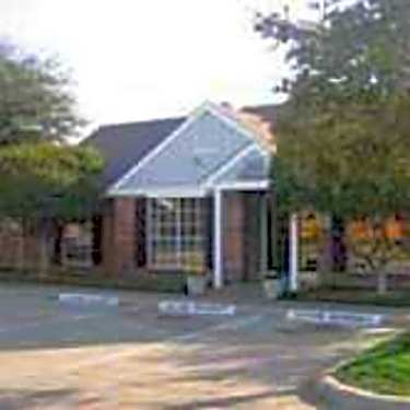 Marsh Highland 2535 Marsh Lane Carrollton Tx Apartments For Rent Rent Com