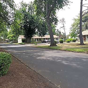 Village Oaks 3602 W 18th Ave 3622 Eugene Or Apartments For
