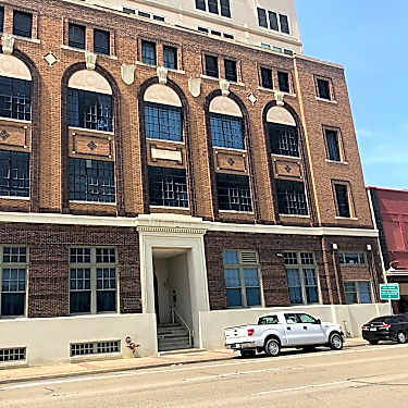 Behrens Lofts 219 S 4th St Waco Tx Apartments For Rent Rent Com
