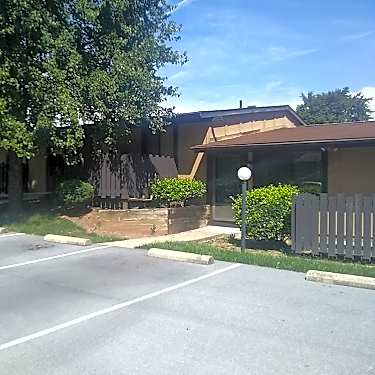 Courthouse Apartments 402 Courthouse Dr Martinsburg Wv