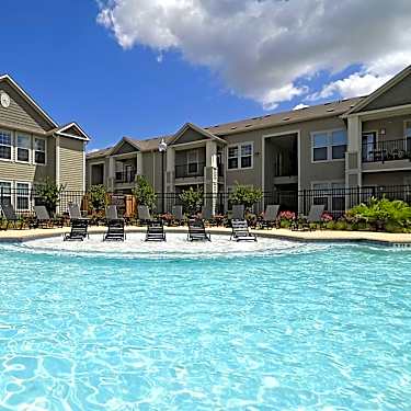 Stoneleigh On Major 4550 N Major Drive Beaumont Tx Apartments For Rent Rent Com