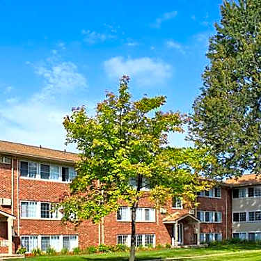 The Meadows On Ten 25108 Hoover Rd Warren Mi Apartments For Rent Rent Com