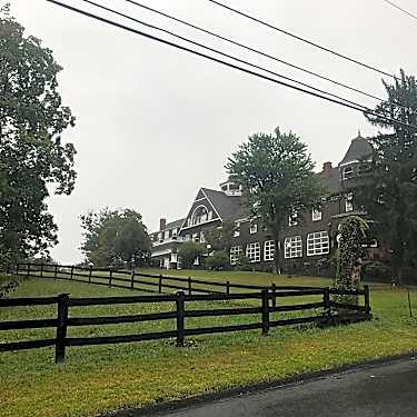 Fairfax Hall 1101 Reservoir St Waynesboro Va Apartments For Rent Rent Com