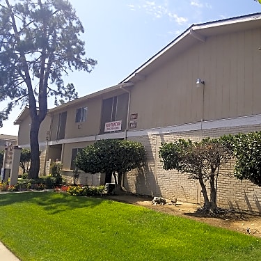 Sunset Gardens Apts 2155 N Winery Ave Fresno Ca Apartments