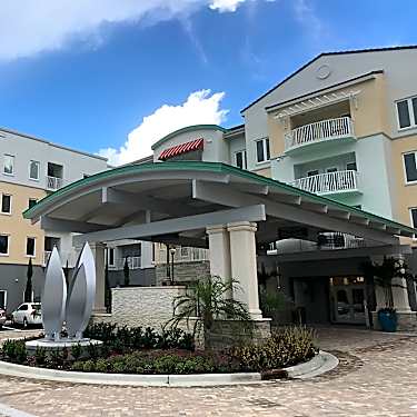 All Seasons Naples Apartments 154 50 Tamiami Trail N Naples Fl Apartments For Rent Rent Com