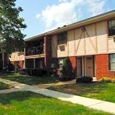 Yorkshire Village 34 Longfellow Avenue Levittown Ny