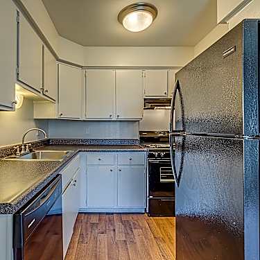 Cherry Hill Village 238 Yorkshire Blvd Dearborn Heights Mi Apartments For Rent Rent Com