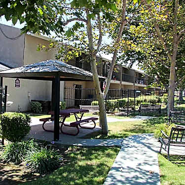 Cinnamon Ridge 1051 E 4th St Ontario Ca Apartments For Rent Rent Com