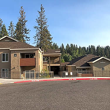 Gold Country Village 465 Bennett St Grass Valley Ca Apartments For Rent Rent Com