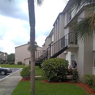 Sunterra Apartments 3541 Evans Ave Fort Myers Fl Apartments For Rent Rent Com
