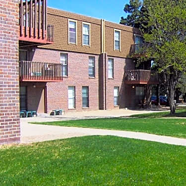 The Crossing Apartment Homes 13500 Albrook Drive Denver Co
