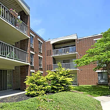 Greenbriar Club 3901 Conshohocken Avenue Philadelphia Pa Apartments For Rent Rent Com