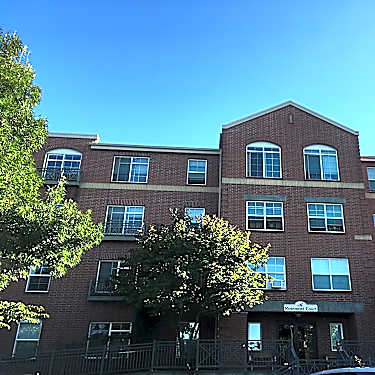 Rosemont Court 597 N Dekum St Portland Or Apartments For Rent Rent Com