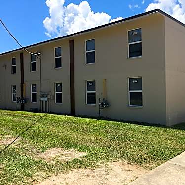 The Gardens Apartments 255 Lucas Rd Merritt Island Fl Apartments For Rent Rent Com