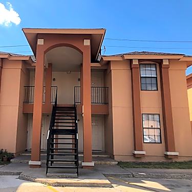 Sontera Apartments 9801 Cantera Ct Laredo Tx Apartments For Rent Rent Com