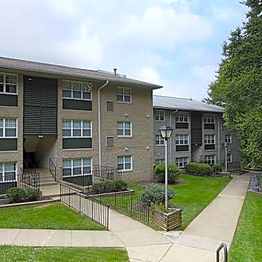 Forest Village 1300 Forest Village Fredericksburg Va Apartments For Rent Rent Com