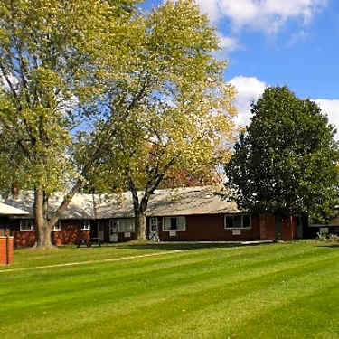 Hawthorne Park Apartments 1607 Hawthorne Drive Mayfield