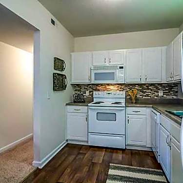 Legacy Village 3700 Old Greenbrier Pike Springfield Tn Apartments For Rent Rent Com