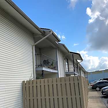Whispering Oaks Apartments 550 Eraste Landry Rd Lafayette La