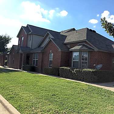 Villa Creek Apts 3019 Bickers St Dallas Tx Apartments For
