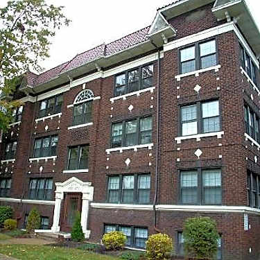 Heights Apartments 2741 Euclid Heights Blvd Cleveland Heights Oh Apartments For Rent Rent Com