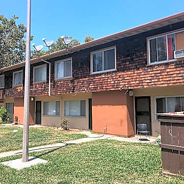 El Pueblo 875 El Pueblo Ave Pittsburg Ca Apartments For Rent