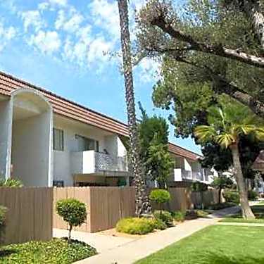 Redwood Gardens 328 S 1st St El Cajon Ca Apartments For Rent Rent Com