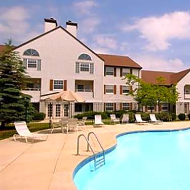 Courtyard Apartments 3427 Lakeshore Road 1f Sheboygan Wi Apartments For Rent Rent Com