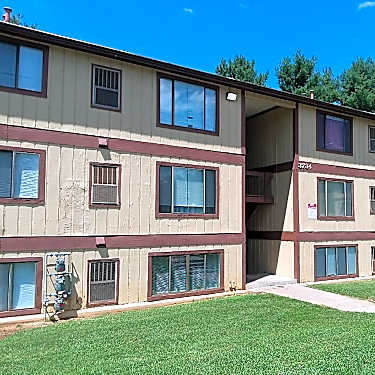 Leehy Manor 3780 Stratford Park Dr Sw Roanoke Va Apartments For Rent Rent Com