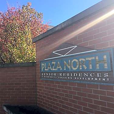 Plaza North 2113 N Madison Wichita Ks Apartments For Rent Rent Com