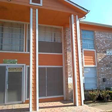 Pine Gardens 8650 Pitner Rd Houston Tx Apartments For Rent