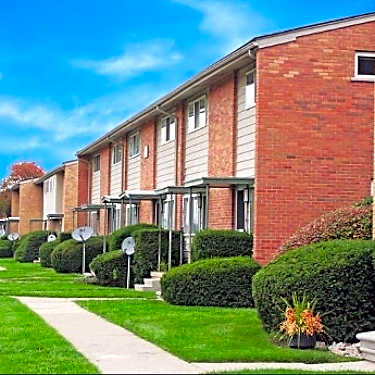 Village Green Of Wyandotte Townhomes 16607 Barberry Rd Apt B1