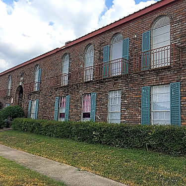 Southwest Gardens 8847 Beechnut St Houston Tx Apartments For Rent Rent Com