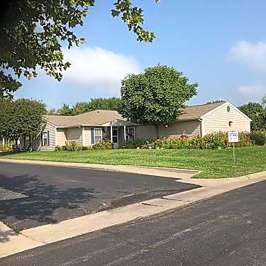 Cottages Of Topeka 620 Nw Lyman Rd Topeka Ks Apartments For Rent Rent Com