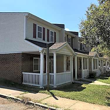 Jamestown Place 1533 Pike Ln Se Roanoke Va Apartments For Rent Rent Com