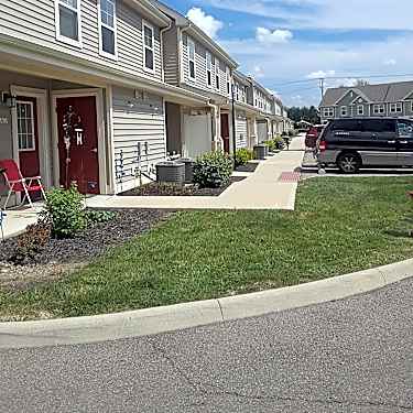 Trabue Crossing 1425 Crossing Green Ln Hilliard Oh Apartments For Rent Rent Com