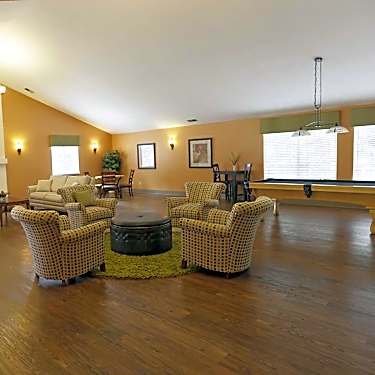 Bradford Ridge 2900 Ridge Rd Bloomington In Apartments For