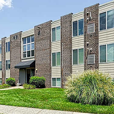 Lion S Gate 10101 Northeast Ave Philadelphia Pa Apartments For Rent Rent Com